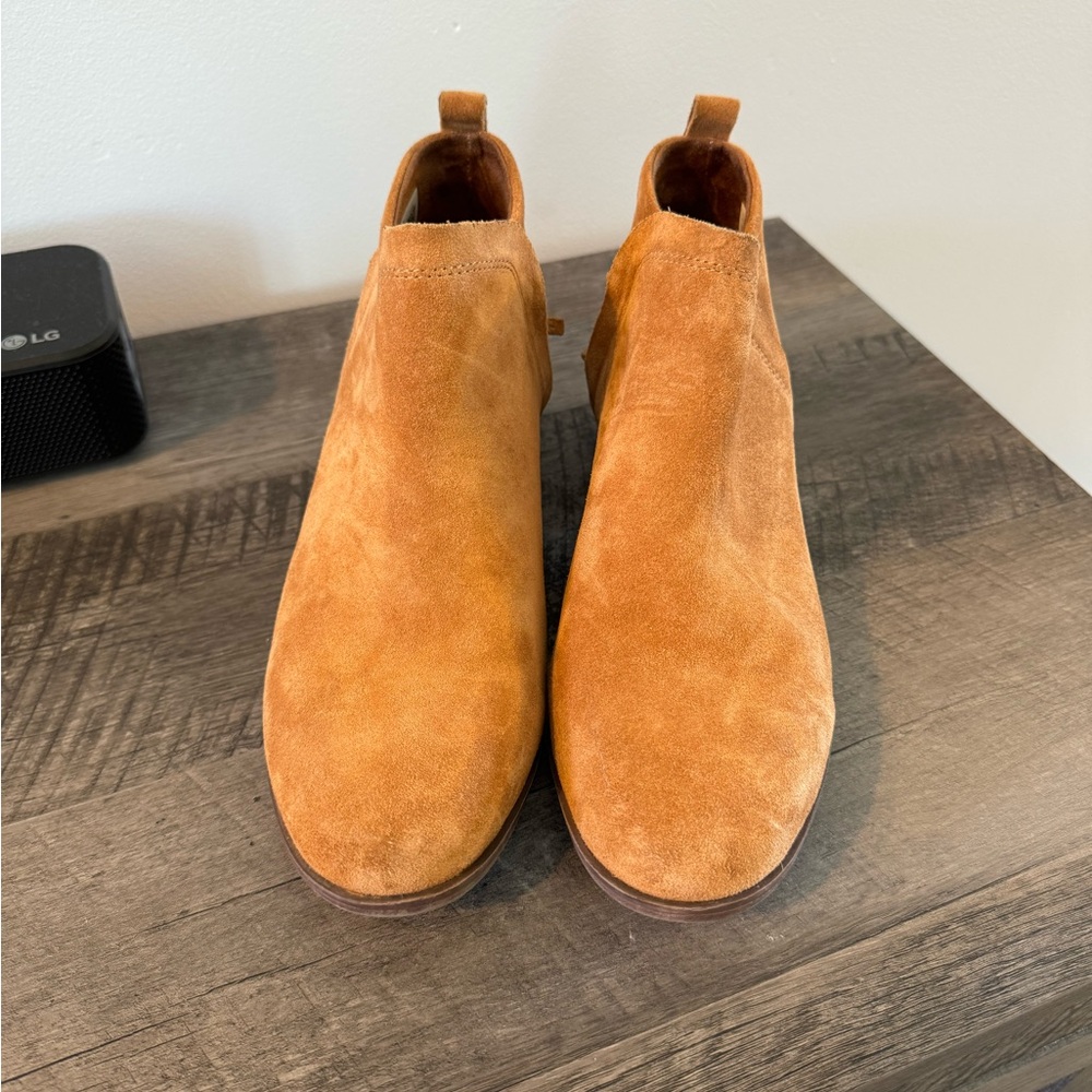 TOMS Booties - Picture 3 of 6